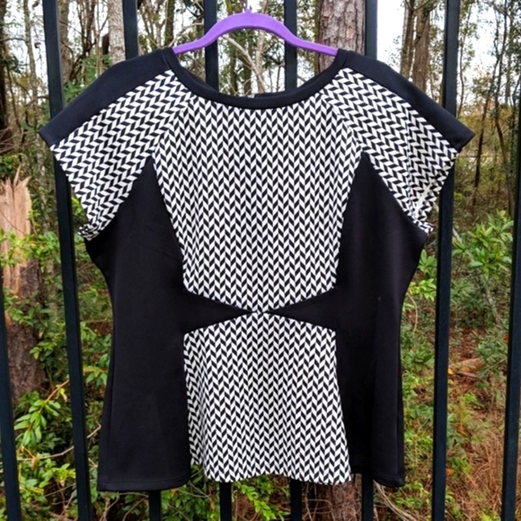 Color block peplum black and white top-NWOT- Sale! - Picture 4 of 5